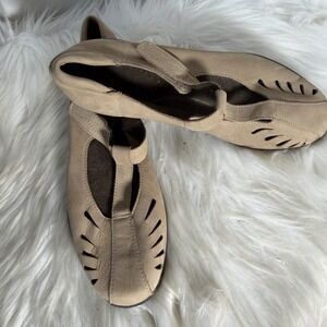 Ditto Tan Leather T-Strap Mary Jane Flats with Cutout Details Size 7.5